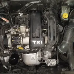 Moteur TSI 90cv d'une Polo. Le système de distribution est à chaîne, pas à courroie.