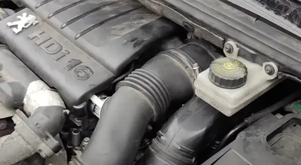 Moteur Peugeot HDi 16. Un système antipollution défaillant peut causer des problèmes.